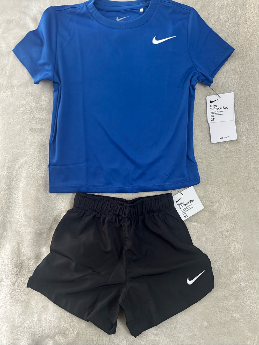 Nike Blue Short Sleeve Top & Black Athletic Shorts Toddler 2-Piece Set boys 2t